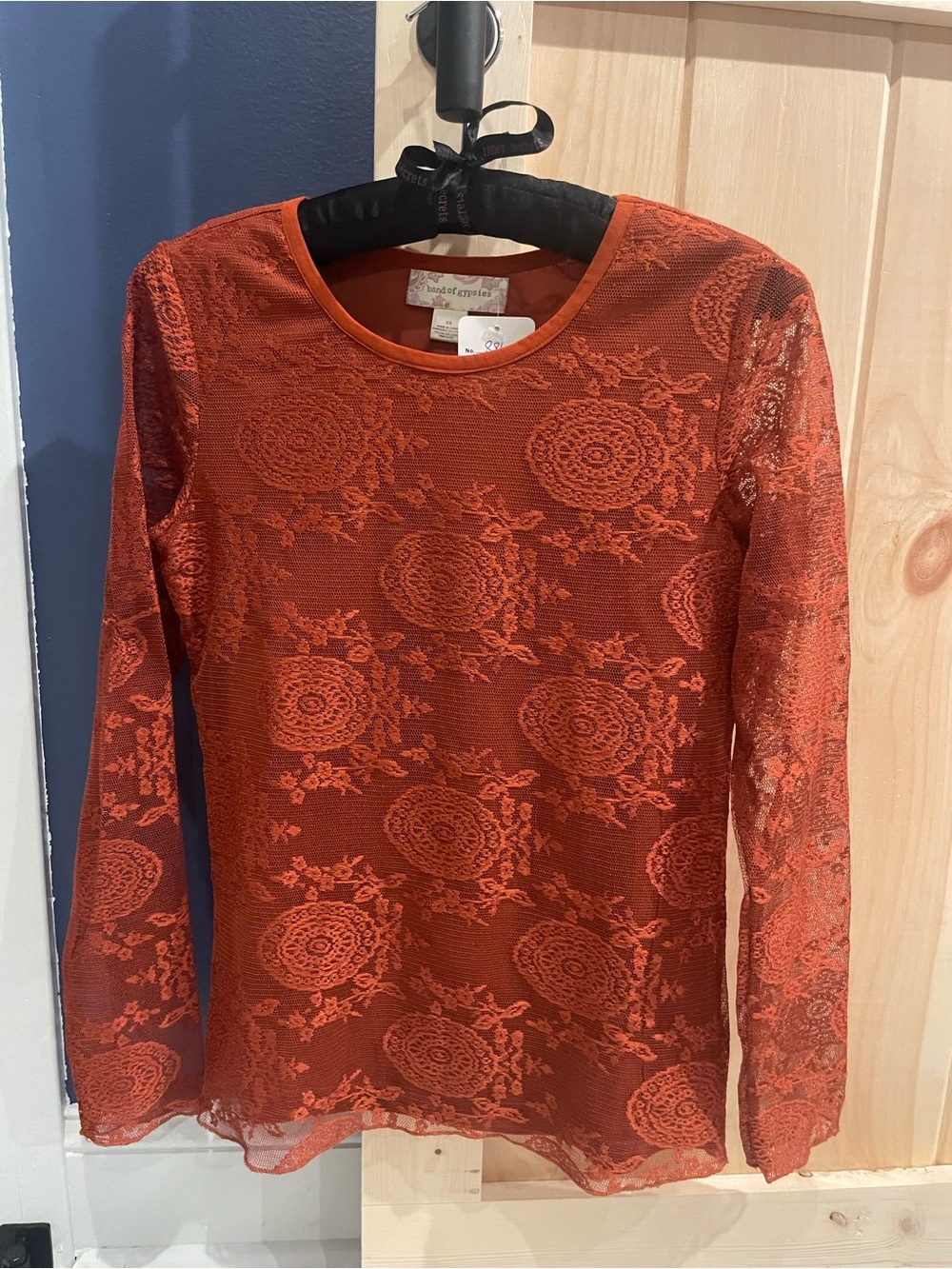 Beautiful Band Of Gypsies Lace Overlay Blouse! Women’s